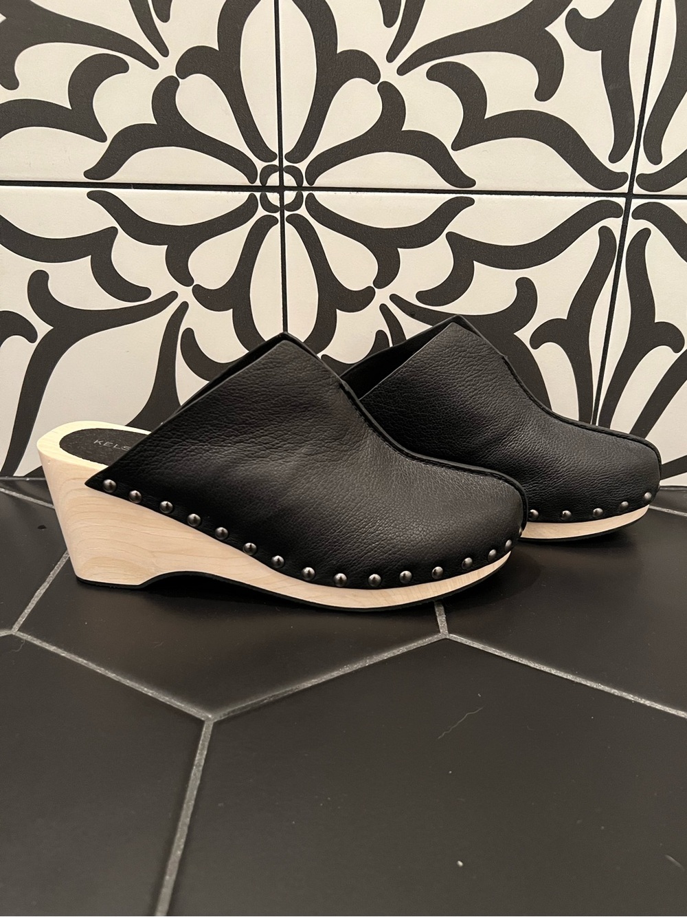 NWOT Kelsi Dagger Clogs
